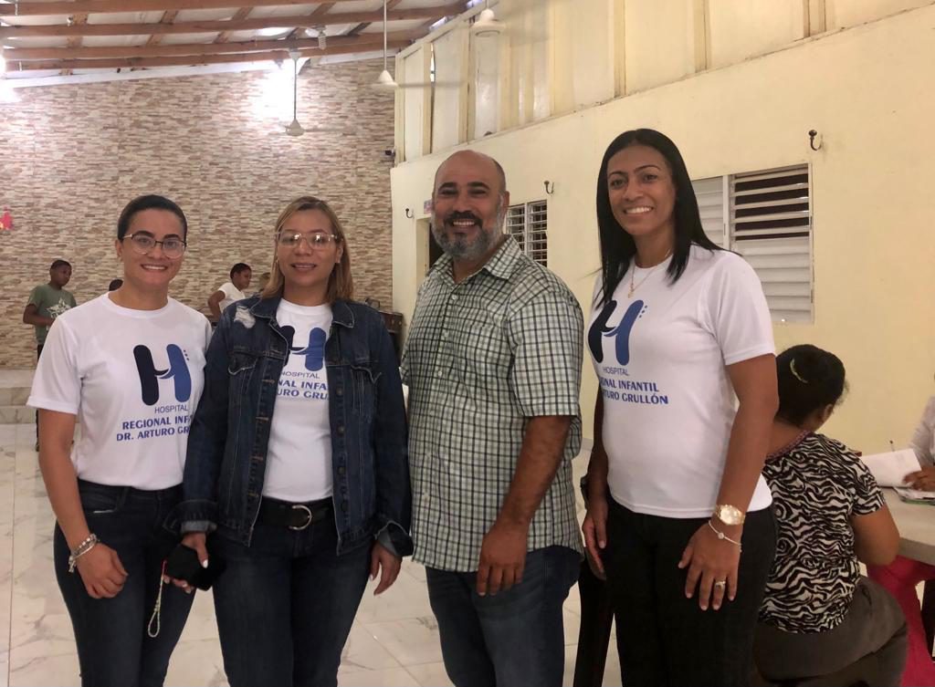 La dirección del Hospital Regional Infantil Dr. Arturo Grullón, en coordinación con la Fundación Niños por una Esperanza, realizó un operativo médico a beneficio de niños, niñas y adolescentes del Distrito Municipal Santiago Oeste.
