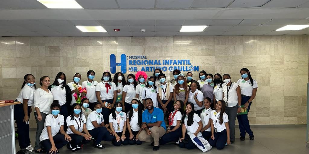 Read more about the article Hospital Infantil Arturo Grullón recibe estudiantes de centros educativos y realizan actividades a pacientes