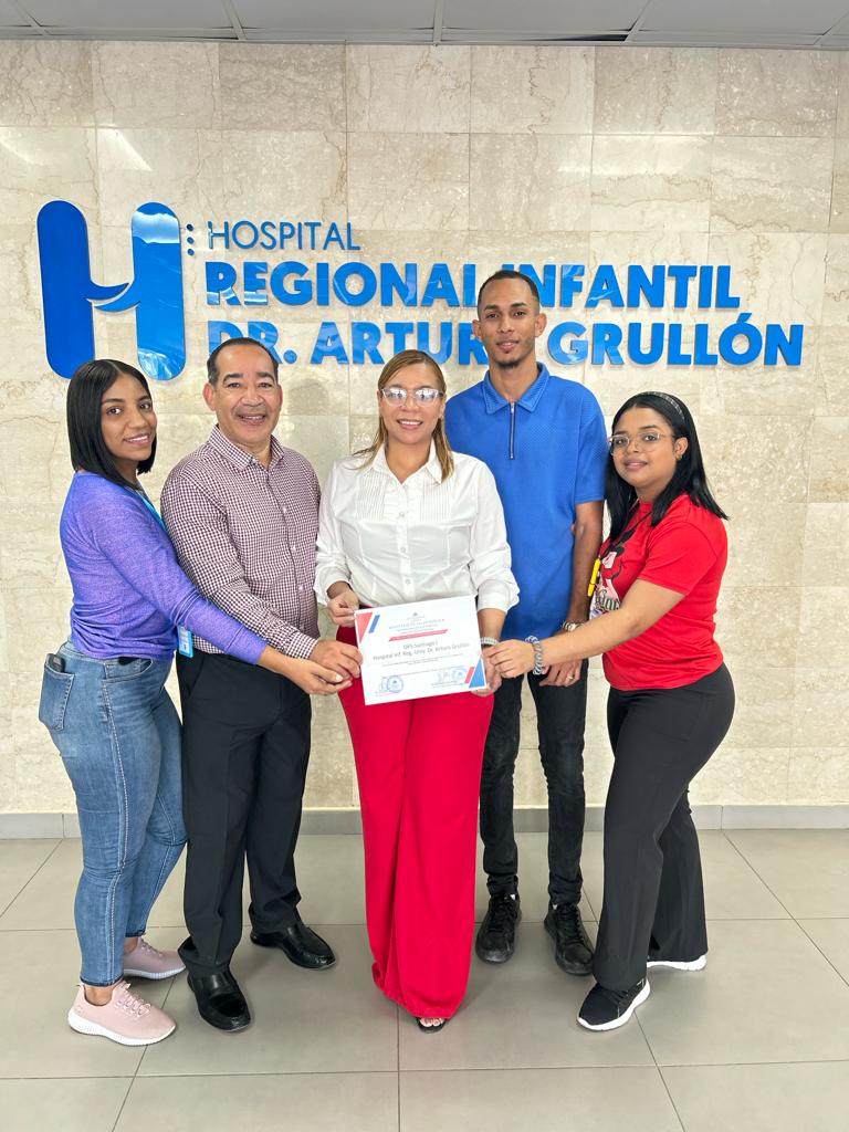 You are currently viewing Hospital Pediátrico Arturo Grullón  recibe reconocimiento de mejor desempeño en vigilancia epidemiológica