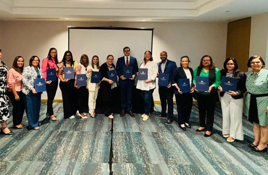 MSP otorga reconcomiendo Hospital Pedi&aacute;trico Arturo Grull&oacute;n por excelencia en la implementaci&oacute;n de estrategia de la Administraci&oacute;n Palivizumab a beb&eacute;s prematuros