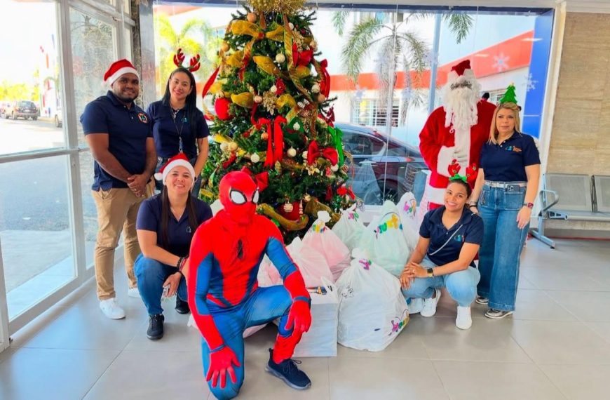 Ni&ntilde;os hospitalizados reciben regalos, juguetes y apoyo emocional durante la &eacute;poca de navidad en el Hospital Pedi&aacute;trico Arturo Grull&oacute;n