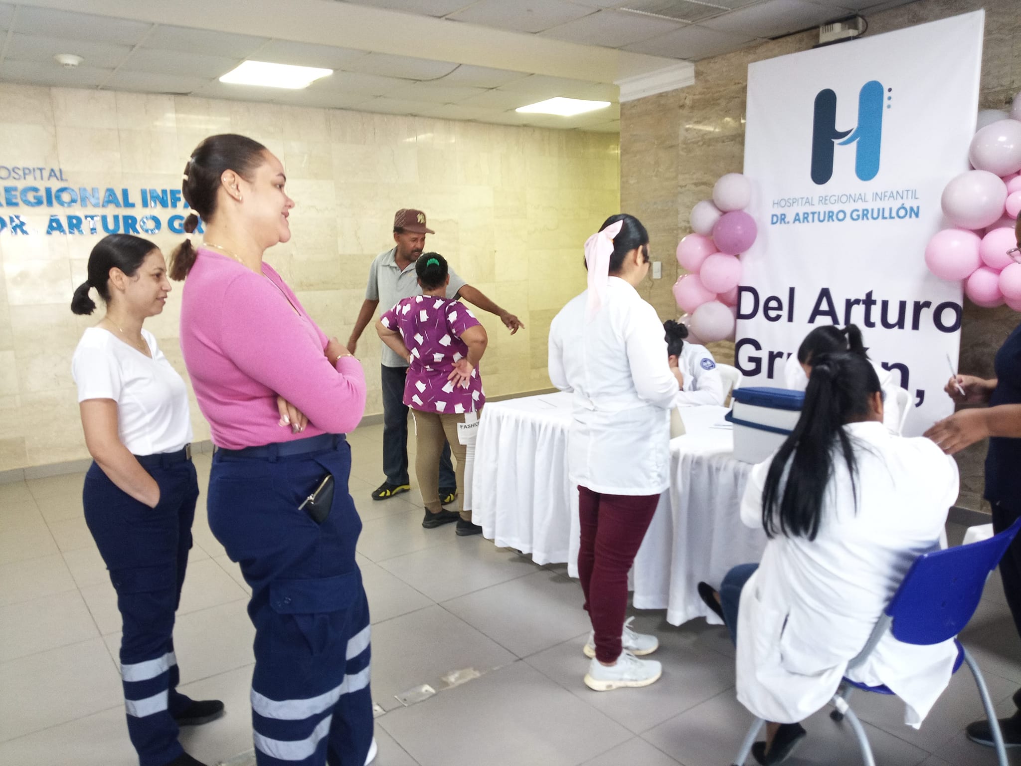 You are currently viewing Hospital Dr. Arturo Grullón realiza jornada de vacunación contra la influenza para sus colaboradores