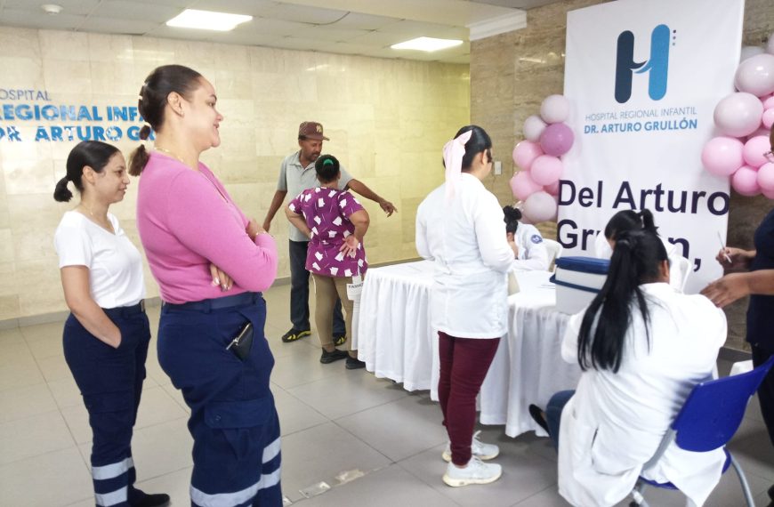 Hospital Dr. Arturo Grull&oacute;n realiza jornada de vacunaci&oacute;n contra la influenza para sus colaboradores