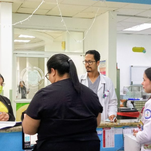 Hospital Dr. Arturo Grull&oacute;n refuerza el seguimiento en Emergencia y emite recomendaciones para proteger a la ni&ntilde;ez ante el inicio del a&ntilde;o 2026